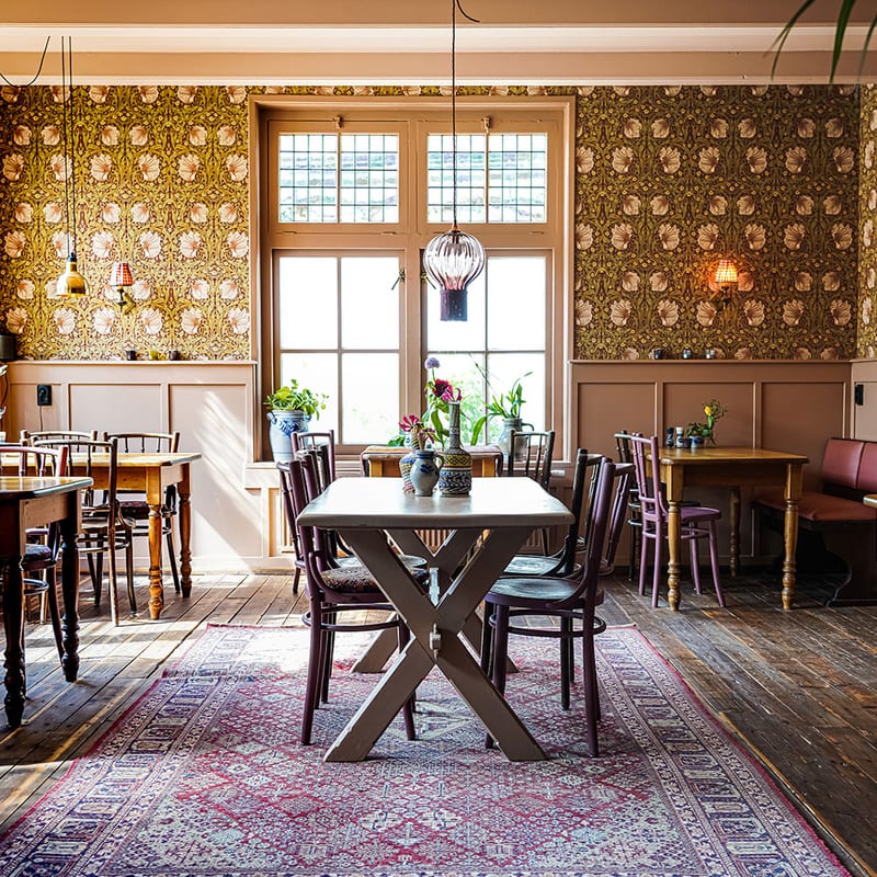 High tea, brunch and meetings in Vreeland